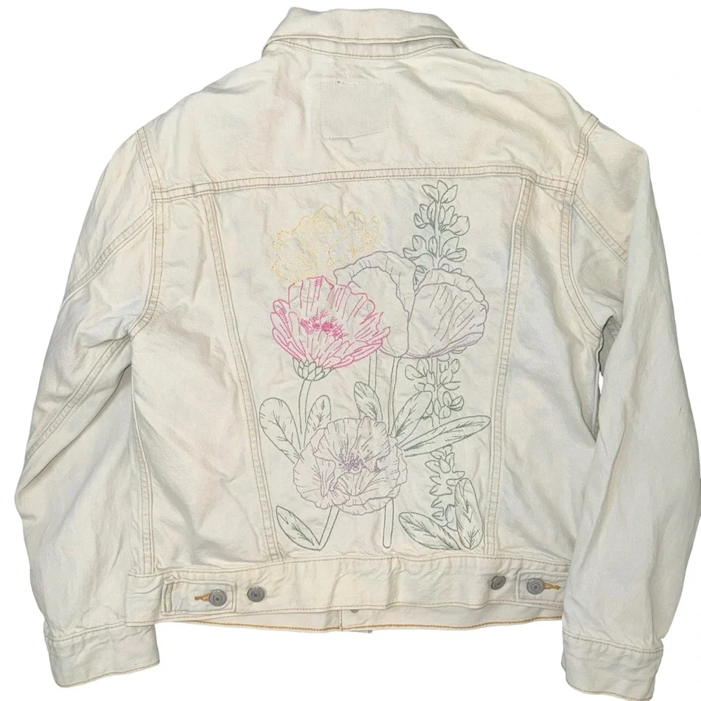 Levi's Ex-Boyfriend Trucker Jean Jacket with embroidered floral detailing M - Picture 1 of 7